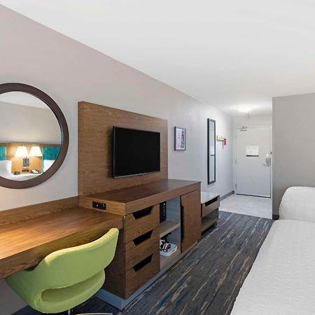 Hampton Inn Форт Коллинс Экстерьер фото