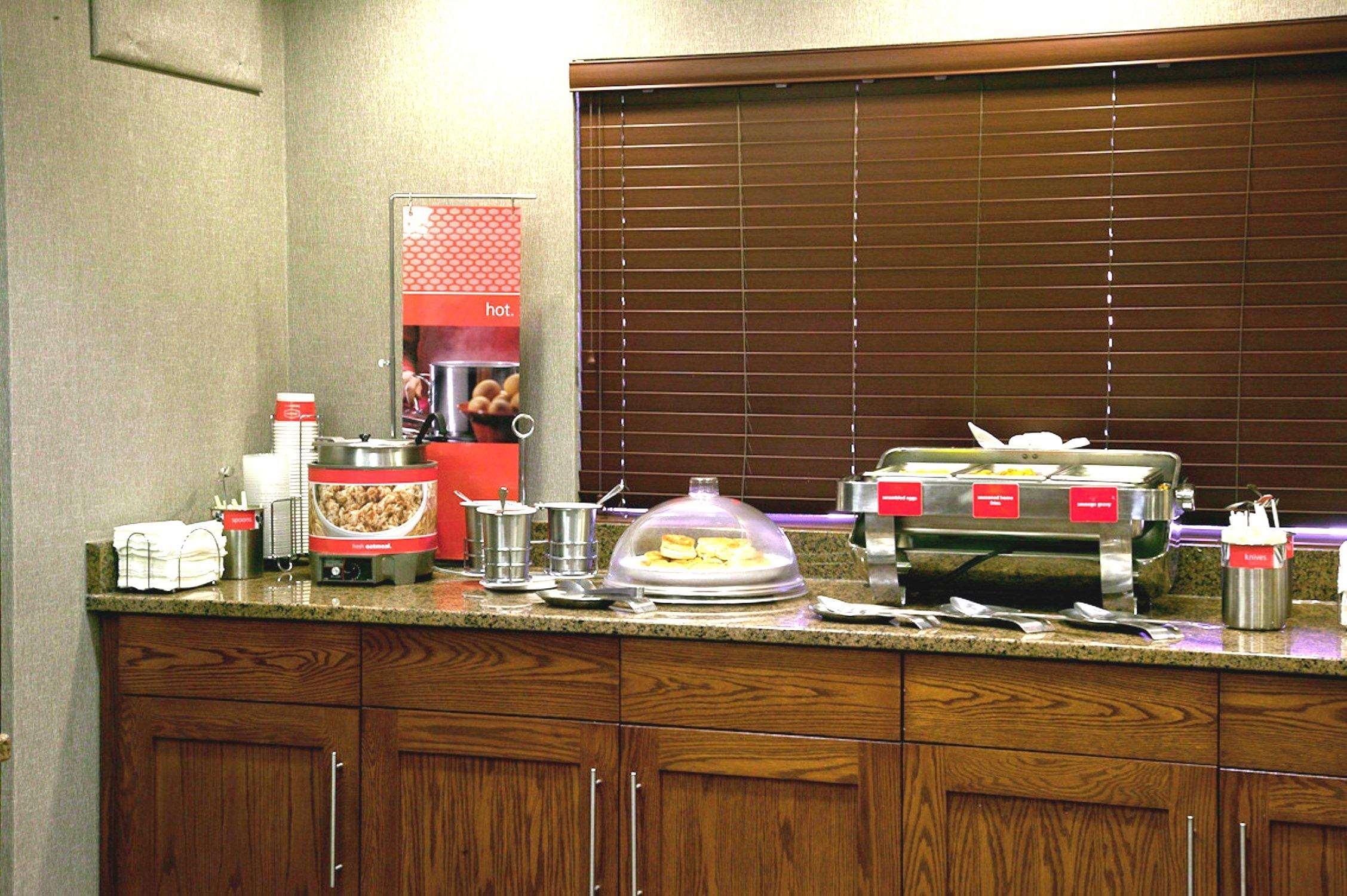 Hampton Inn Форт Коллинс Экстерьер фото