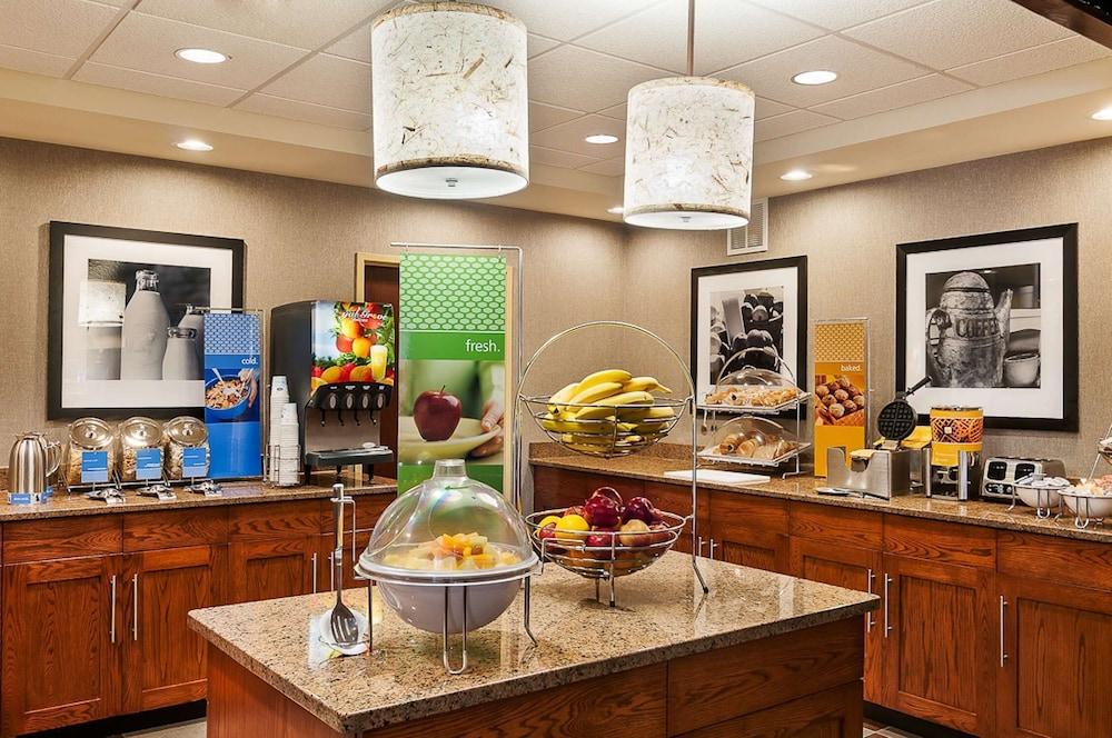 Hampton Inn Форт Коллинс Экстерьер фото